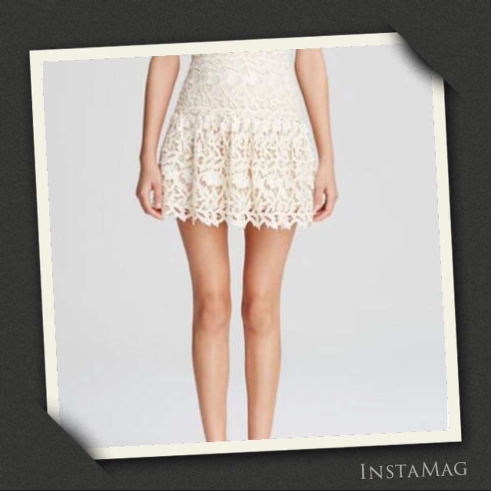 ALICE + OLIVIA Jayce Lace Skirt